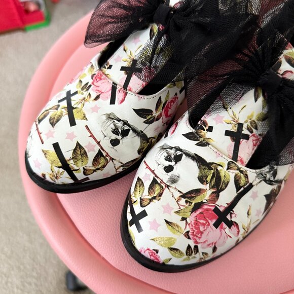 Iron Fist Low Heel Cutout Shoes with Cute Black Bow - Picture 8 of 11